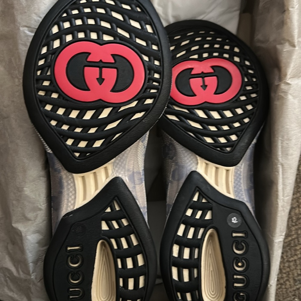 Gucci Blue and Beige Sneakers - Picture 5 of 8